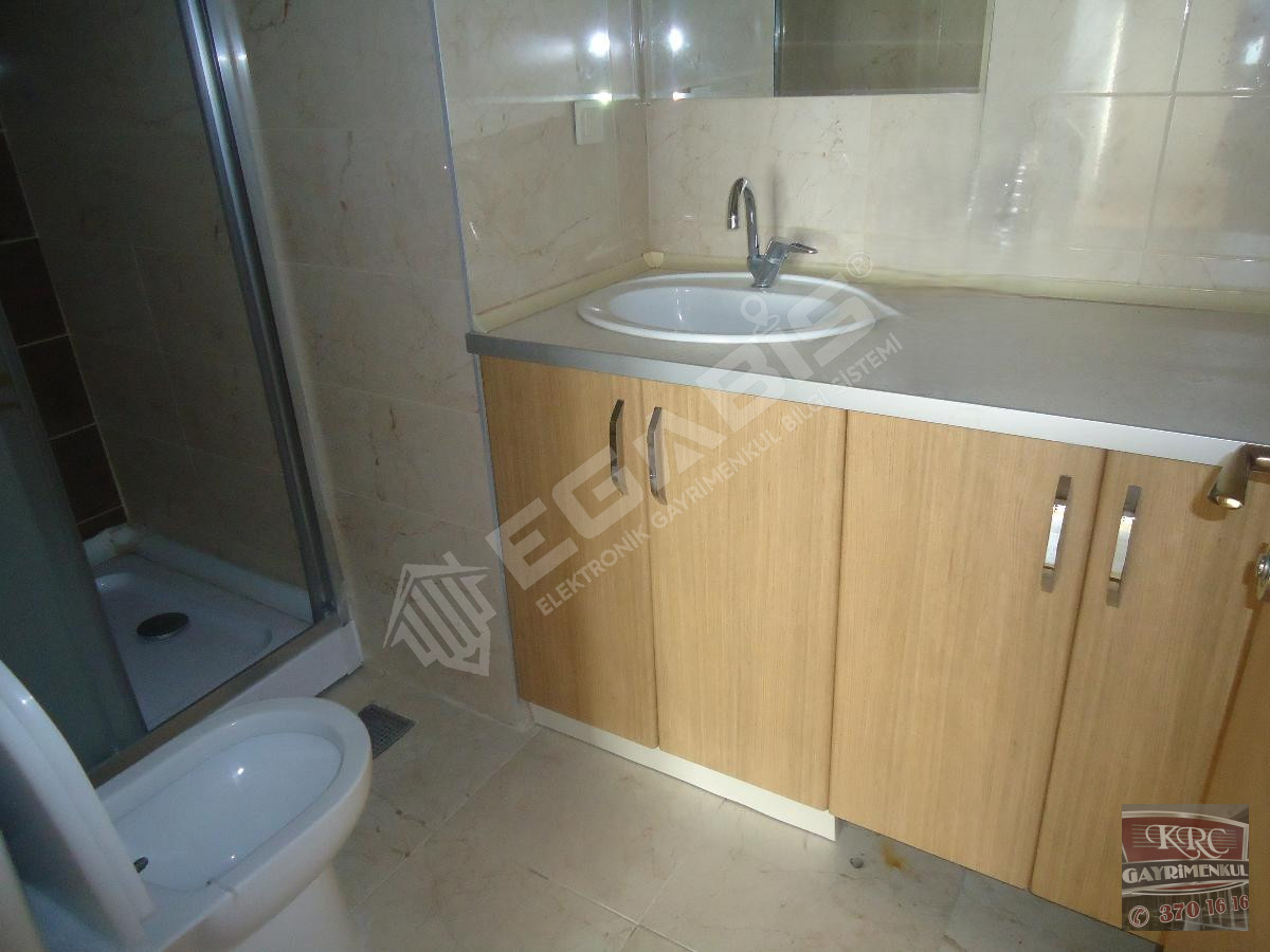 KRC'DEN MANZARALI MERKEZİ KONUMDA KATTA KİRALIK 3+1 DAİRE - 4