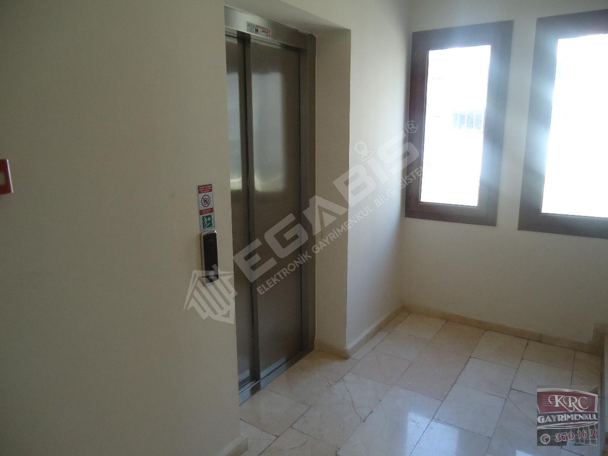 KRC'DEN MANZARALI MERKEZİ KONUMDA KATTA KİRALIK 3+1 DAİRE - 7