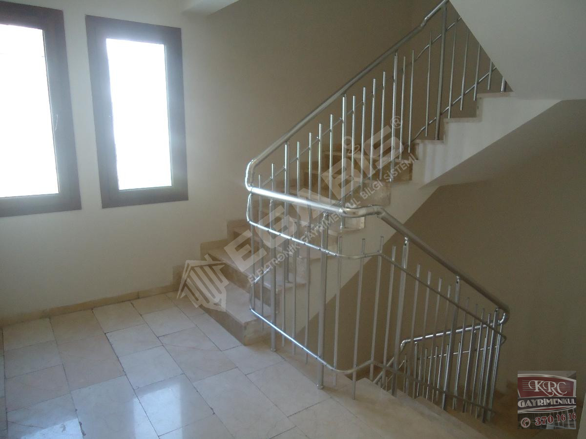 KRC'DEN MANZARALI MERKEZİ KONUMDA KATTA KİRALIK 3+1 DAİRE - 8