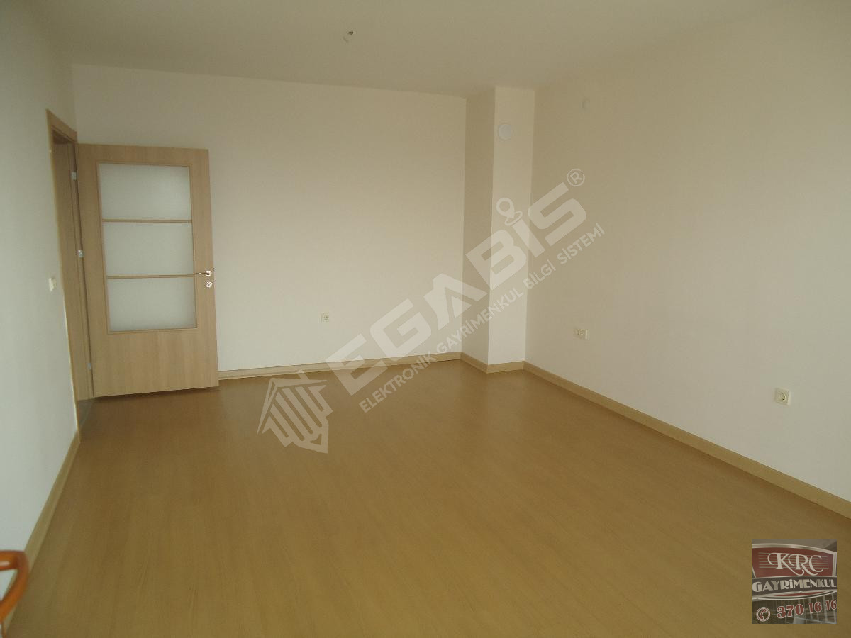 KRC'DEN MANZARALI MERKEZİ KONUMDA KATTA KİRALIK 3+1 DAİRE - 12