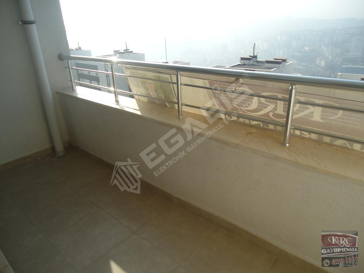 KRC'DEN MANZARALI MERKEZİ KONUMDA KATTA KİRALIK 3+1 DAİRE - 13