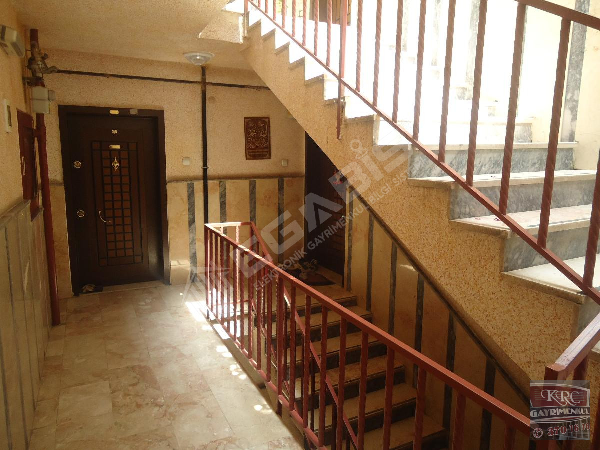 KRC'DEN MERKEZİ KONUMDA KATTA KİRALIK 3+1 DAİRE - 2