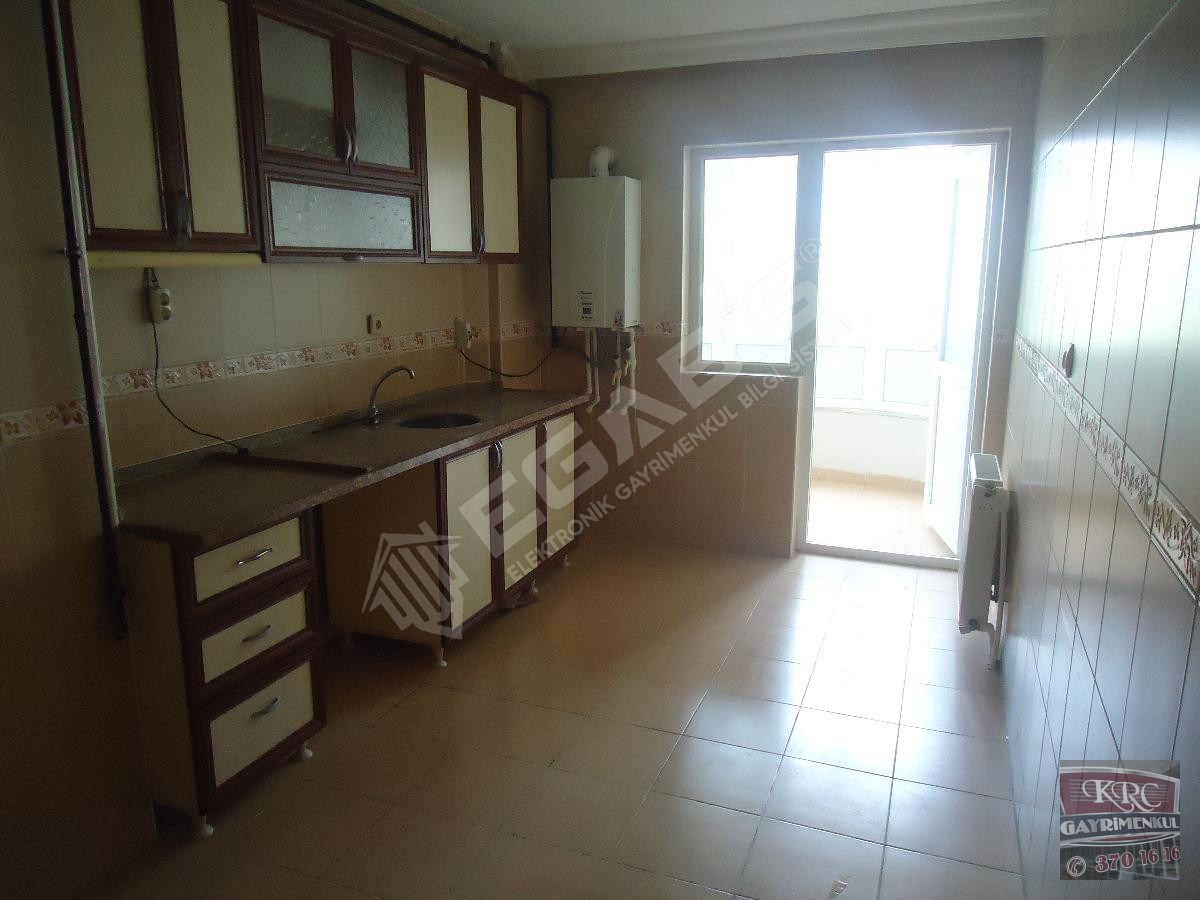 KRC'DEN MERKEZİ KONUMDA KATTA KİRALIK 3+1 DAİRE - 5