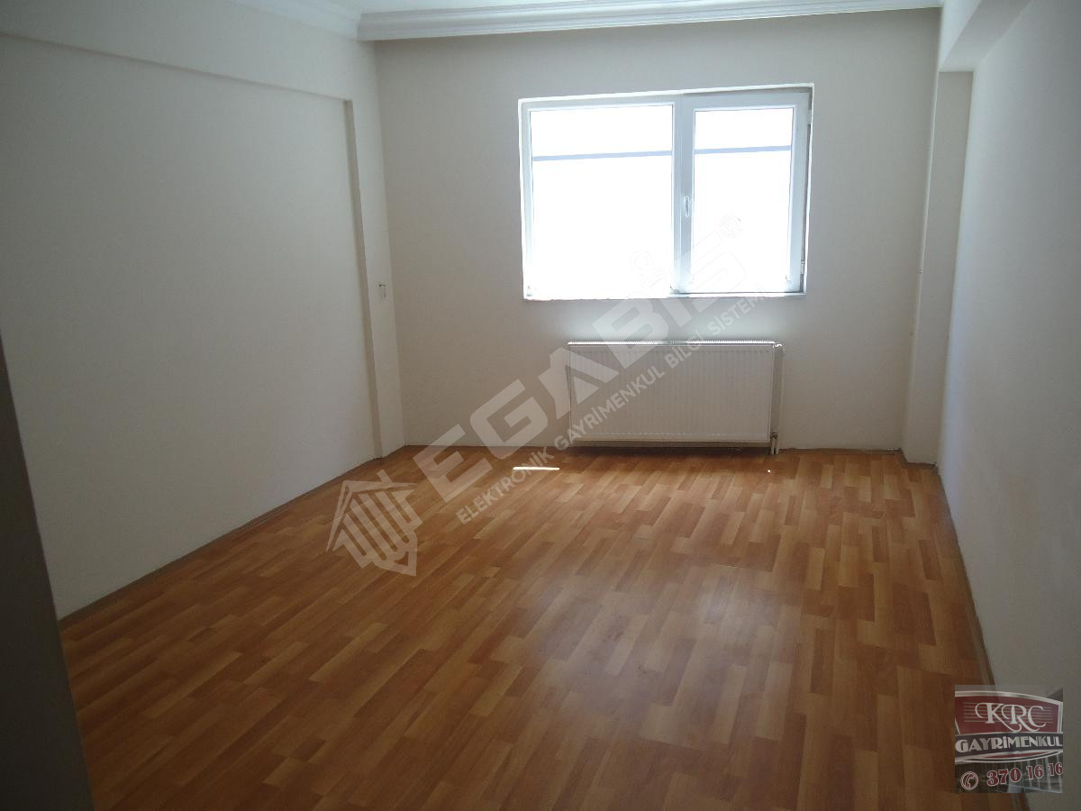 KRC'DEN MERKEZİ KONUMDA KATTA KİRALIK 3+1 DAİRE - 13