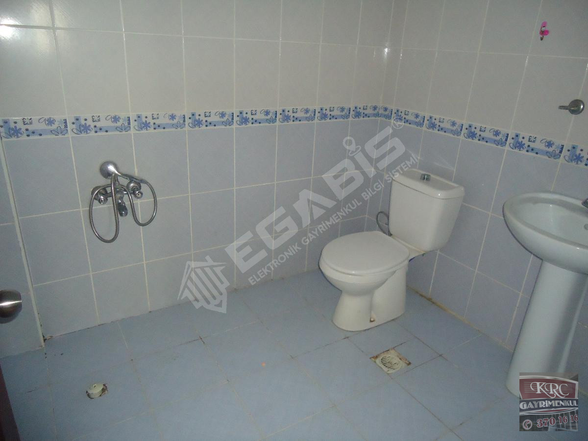 KRC'DEN MERKEZİ KONUMDA KATTA KİRALIK 3+1 DAİRE - 15