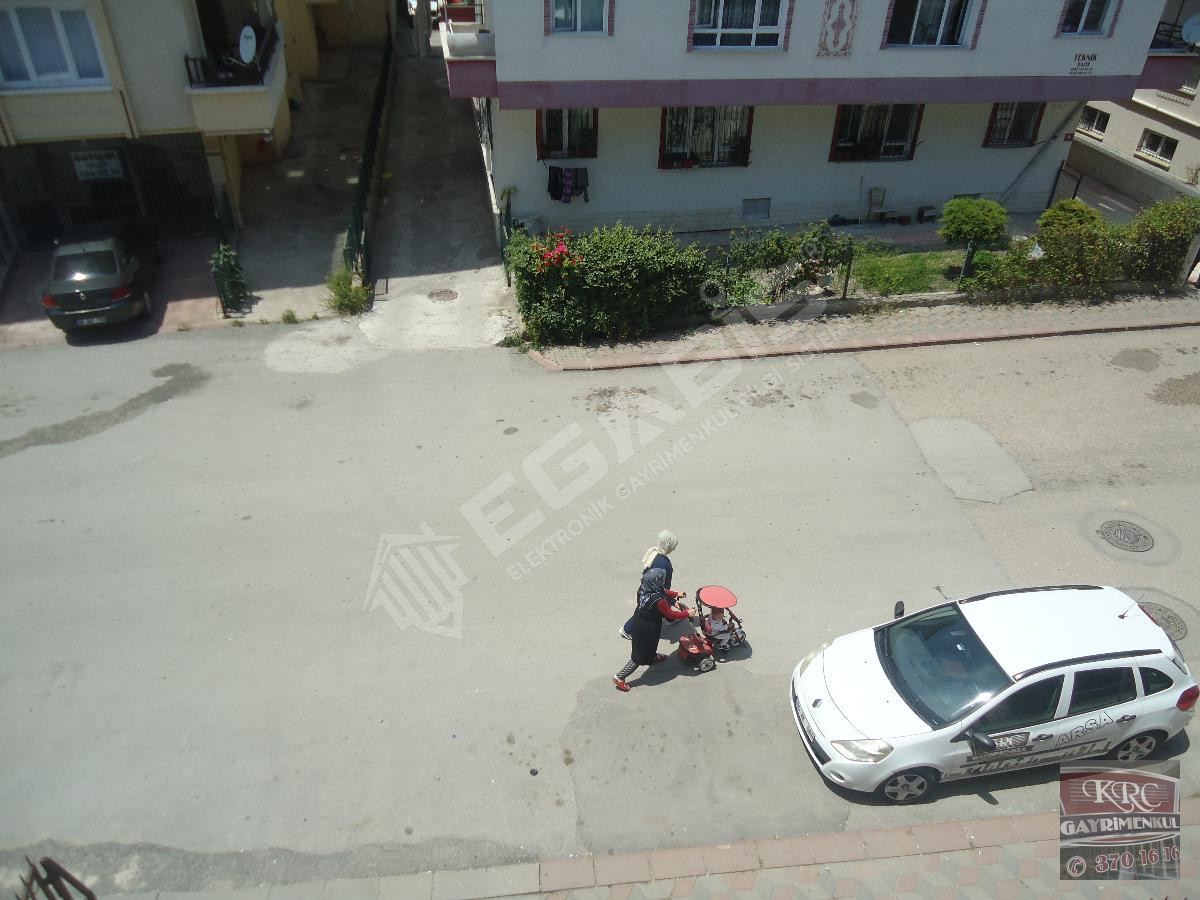 KRC'DEN MERKEZİ KONUMDA KATTA KİRALIK 3+1 DAİRE - 16