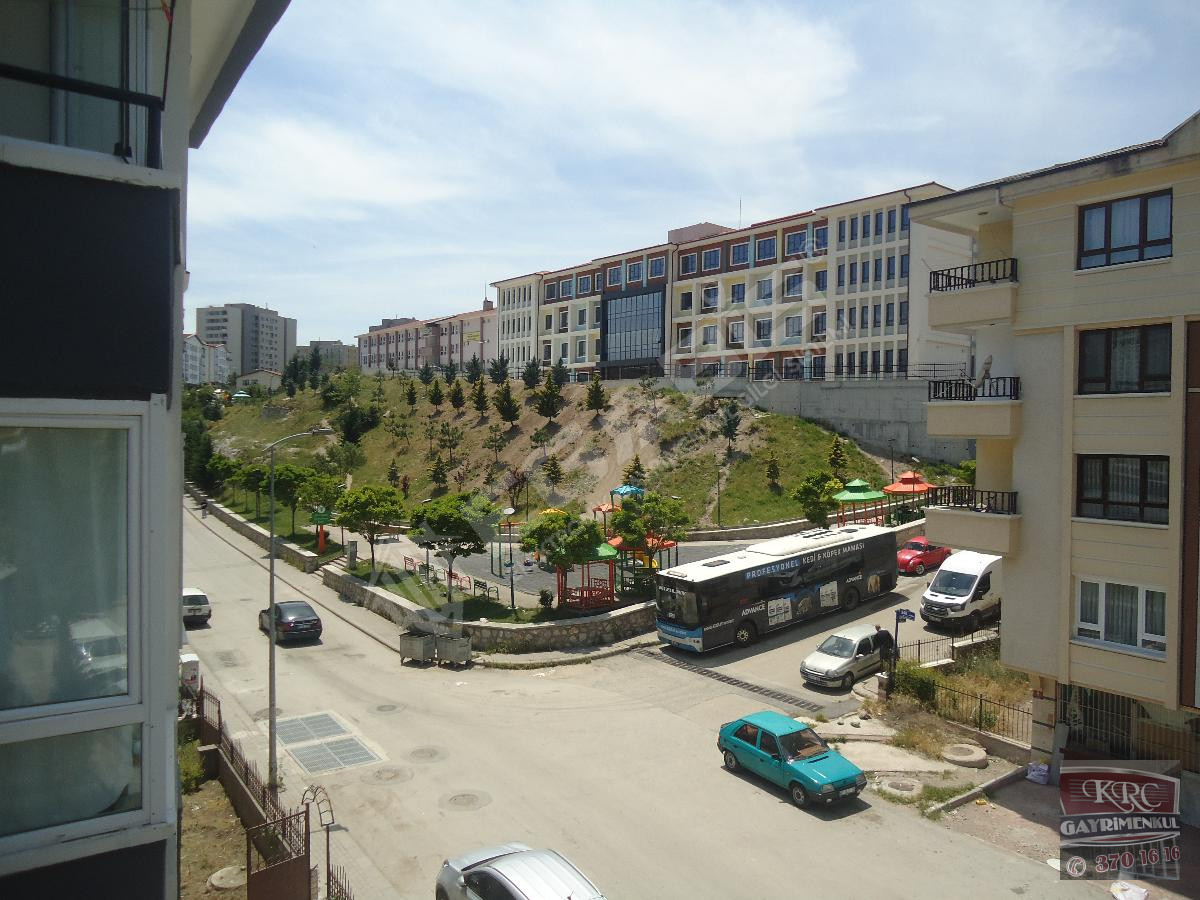 KRC'DEN MERKEZİ KONUMDA KATTA KİRALIK 3+1 DAİRE - 17