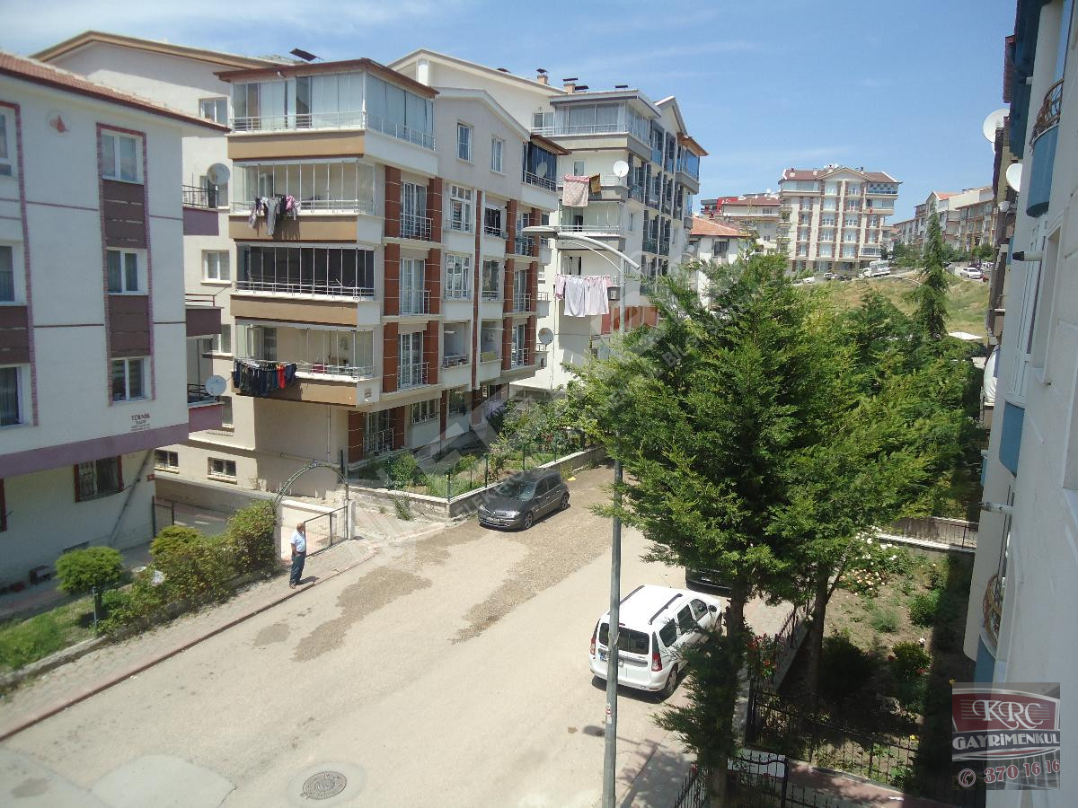 KRC'DEN MERKEZİ KONUMDA KATTA KİRALIK 3+1 DAİRE - 18