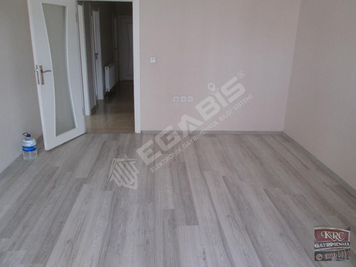 KRC'DEN KARAAĞAÇ MAHALLESİNDE MERKEZİ KONUMDA KİRALIK 3+1 DAİRE - 4