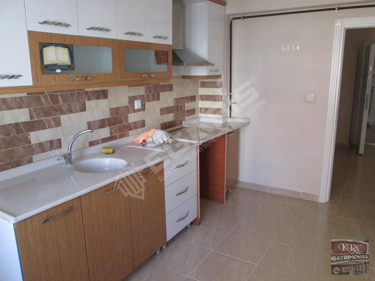 KRC'DEN KARAAĞAÇ MAHALLESİNDE MERKEZİ KONUMDA KİRALIK 3+1 DAİRE