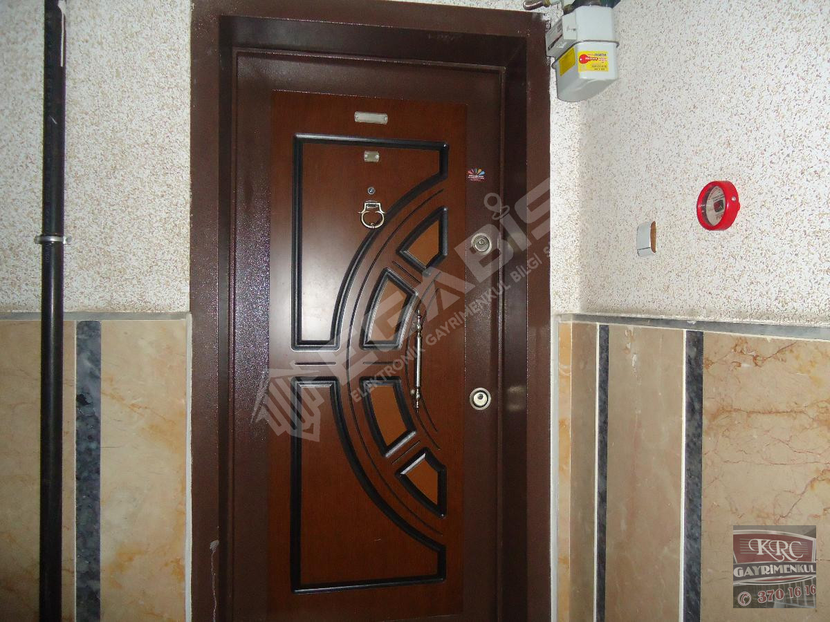 KRC'DEN MERKEZİ KONUMDA CADDE ÜZERİNDE KİRALIK KATTA 3+1 DAİRE - 20