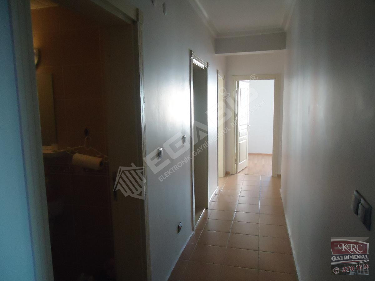 KRC'DEN HÜREL MAHALLESİNDE KİRALIK KATTA 3+1 DAİRE - 4