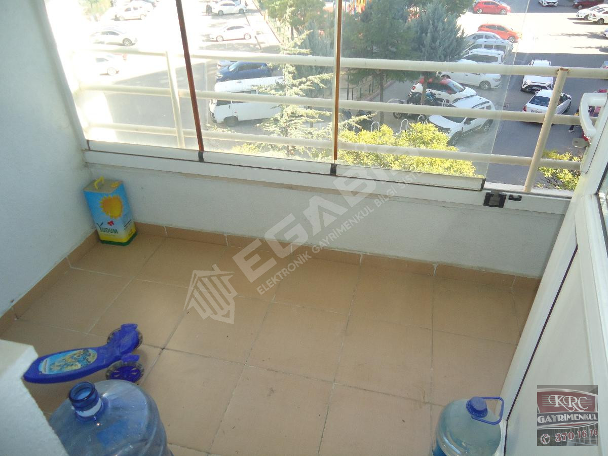 KRC'DEN HÜREL MAHALLESİNDE KİRALIK KATTA 3+1 DAİRE - 9