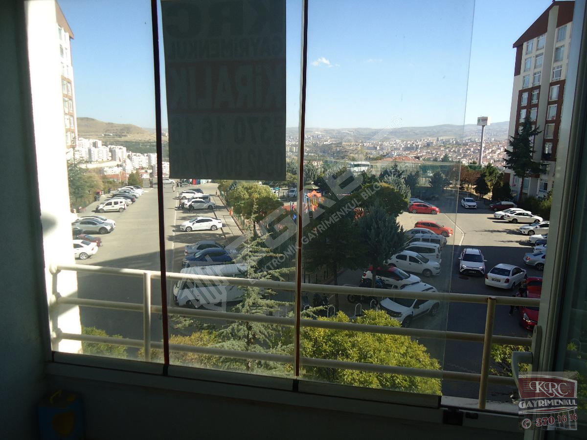 KRC'DEN HÜREL MAHALLESİNDE KİRALIK KATTA 3+1 DAİRE - 10