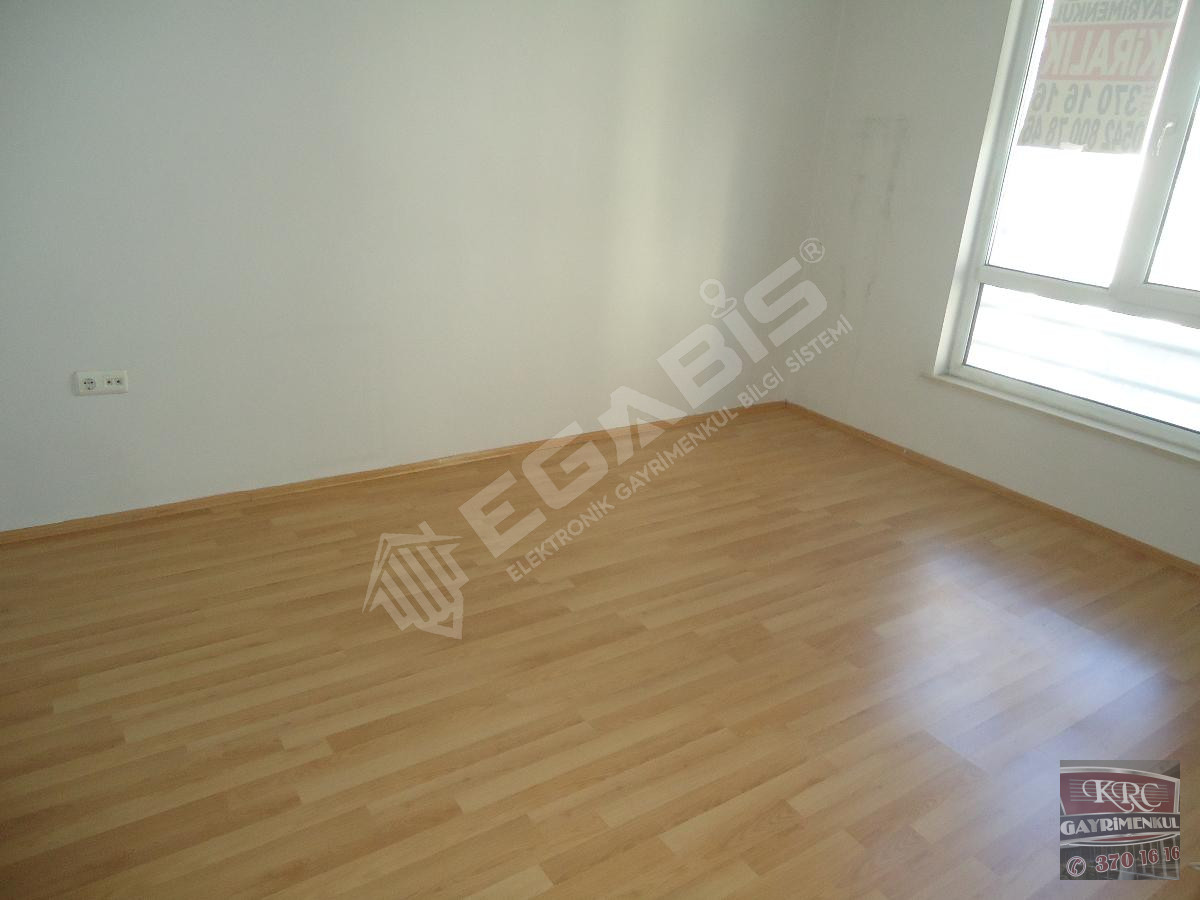 KRC'DEN HÜREL MAHALLESİNDE KİRALIK KATTA 3+1 DAİRE - 11