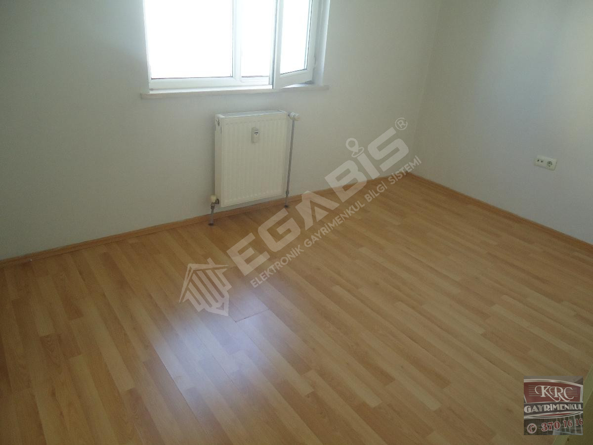 KRC'DEN HÜREL MAHALLESİNDE KİRALIK KATTA 3+1 DAİRE - 12