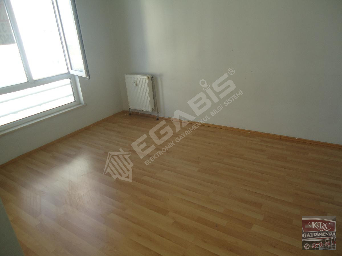 KRC'DEN HÜREL MAHALLESİNDE KİRALIK KATTA 3+1 DAİRE - 13