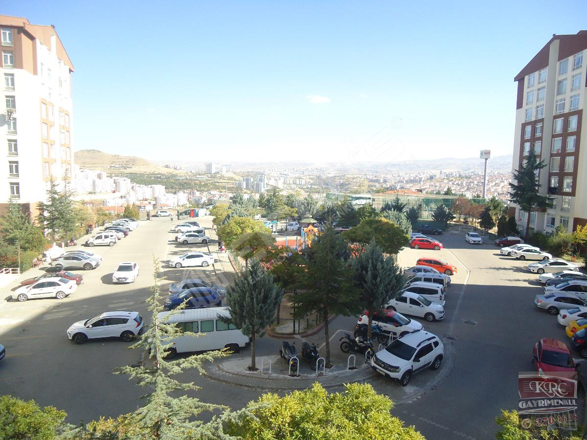 KRC'DEN HÜREL MAHALLESİNDE KİRALIK KATTA 3+1 DAİRE - 23