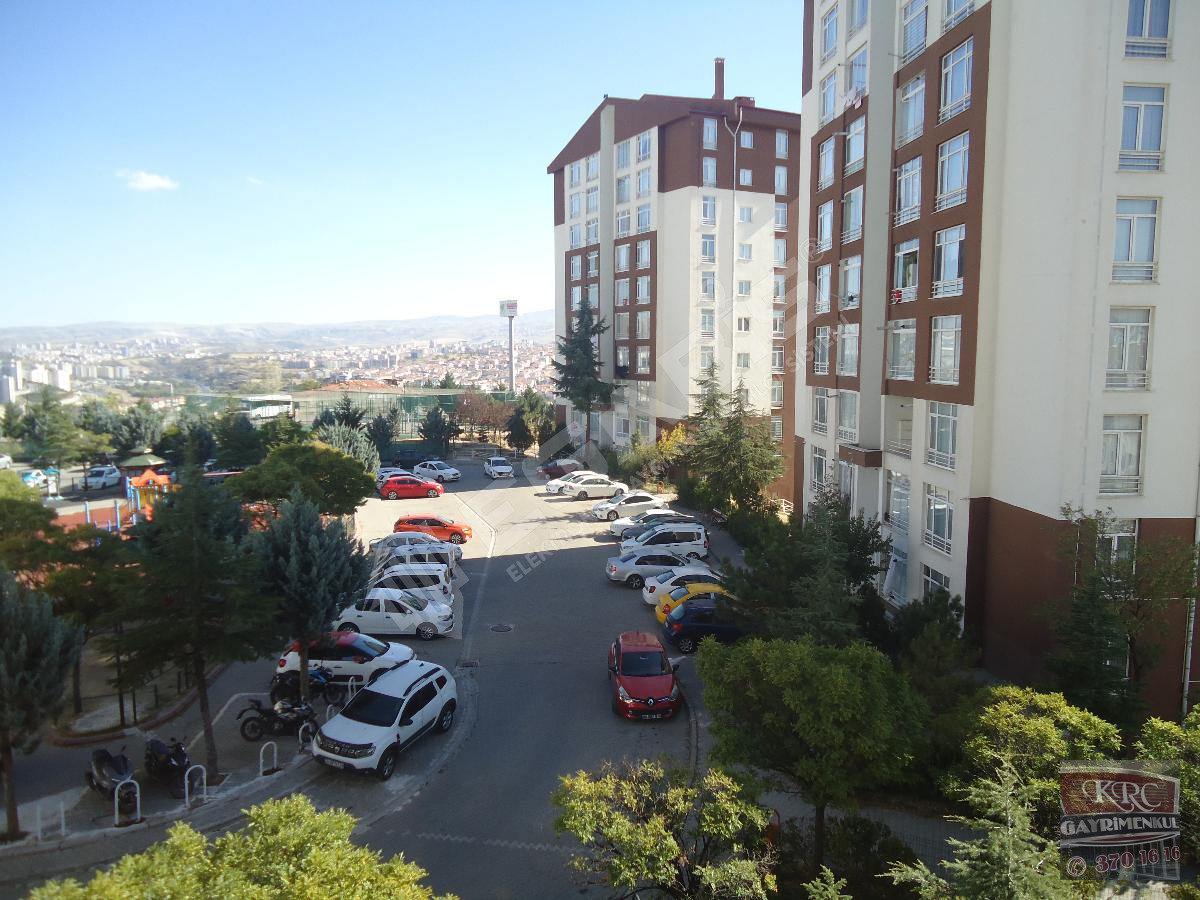 KRC'DEN HÜREL MAHALLESİNDE KİRALIK KATTA 3+1 DAİRE - 24