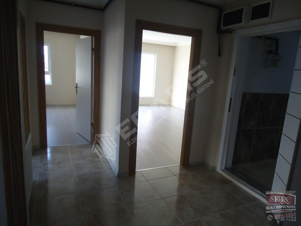 KRC'DEN ŞAHİNTEPE'DE MERKEZİ KONUMDA KİRALIK 3+1 DAİRE - 4