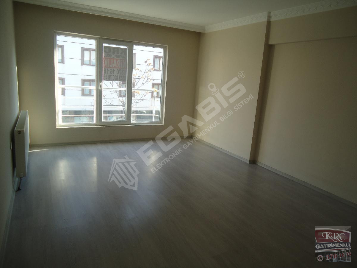 KRC'DEN ŞAHİNTEPE'DE MERKEZİ KONUMDA KİRALIK 3+1 DAİRE - 6