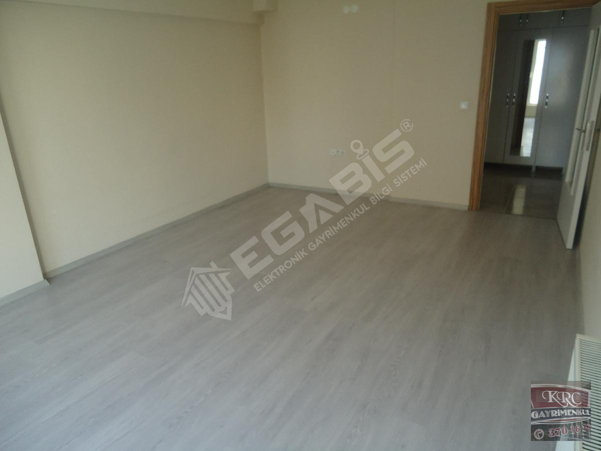 KRC'DEN ŞAHİNTEPE'DE MERKEZİ KONUMDA KİRALIK 3+1 DAİRE - 7