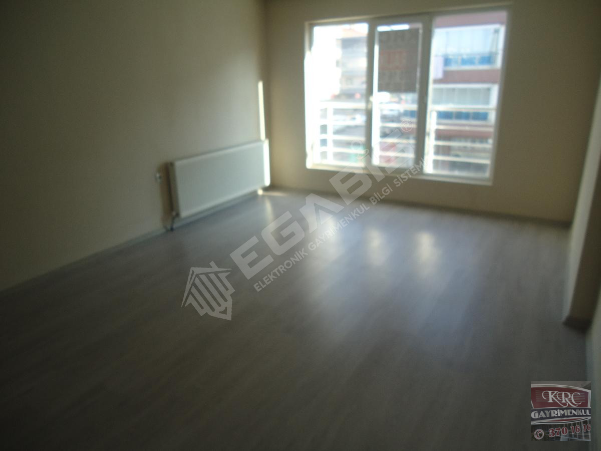 KRC'DEN ŞAHİNTEPE'DE MERKEZİ KONUMDA KİRALIK 3+1 DAİRE - 8