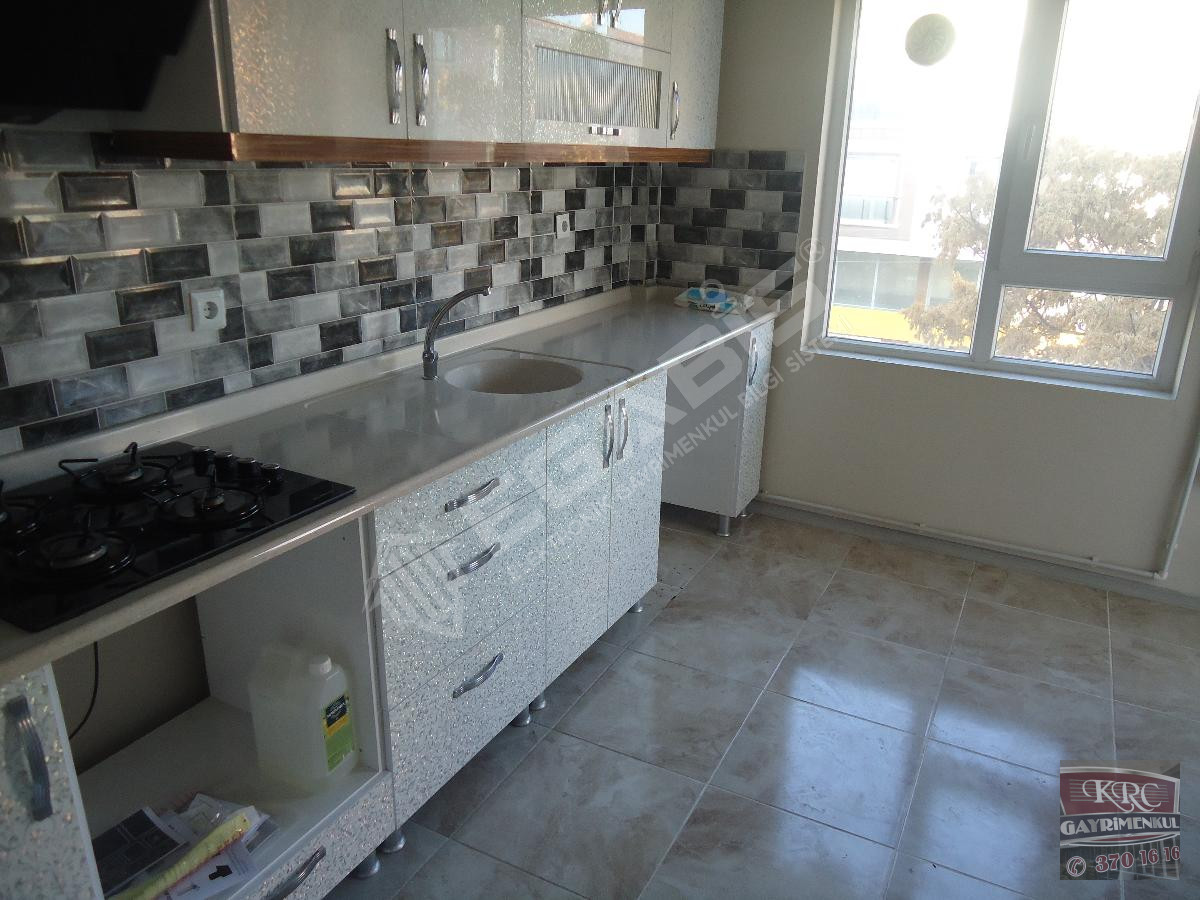 KRC'DEN ŞAHİNTEPE'DE MERKEZİ KONUMDA KİRALIK 3+1 DAİRE - 9