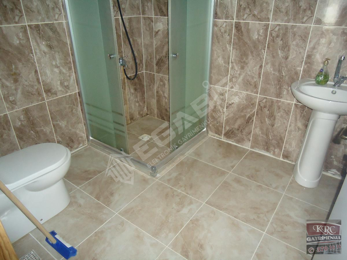 KRC'DEN ŞAHİNTEPE'DE MERKEZİ KONUMDA KİRALIK 3+1 DAİRE - 13