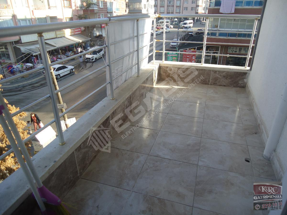 KRC'DEN ŞAHİNTEPE'DE MERKEZİ KONUMDA KİRALIK 3+1 DAİRE - 18