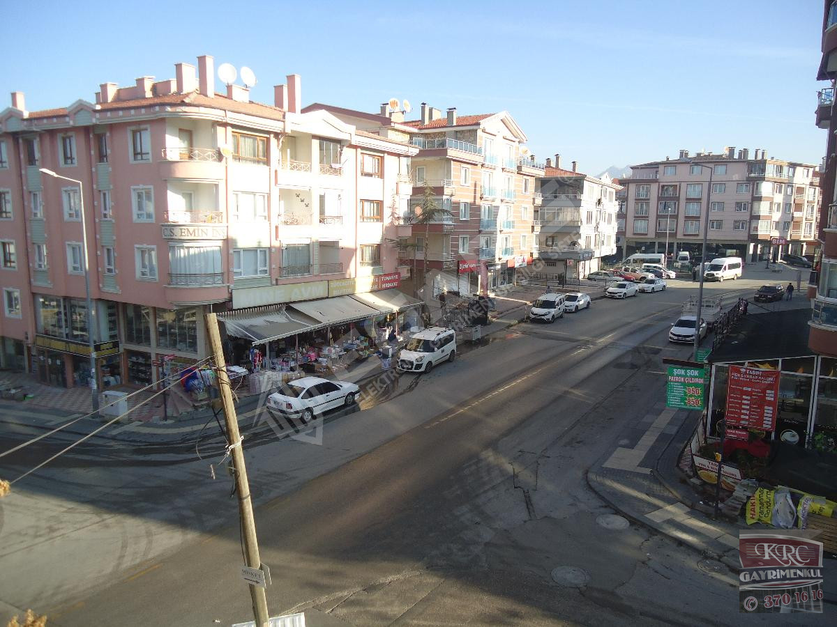 KRC'DEN ŞAHİNTEPE'DE MERKEZİ KONUMDA KİRALIK 3+1 DAİRE - 19