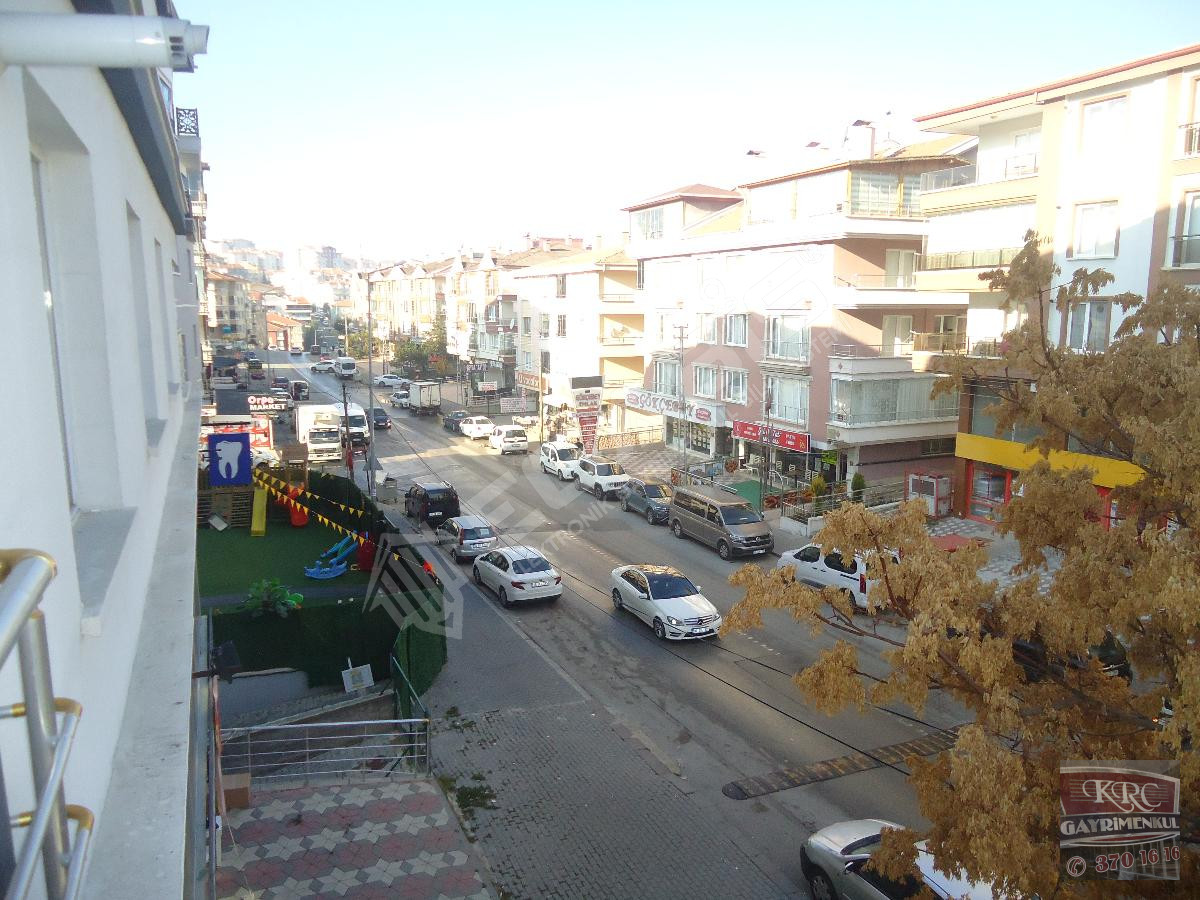 KRC'DEN ŞAHİNTEPE'DE MERKEZİ KONUMDA KİRALIK 3+1 DAİRE - 20