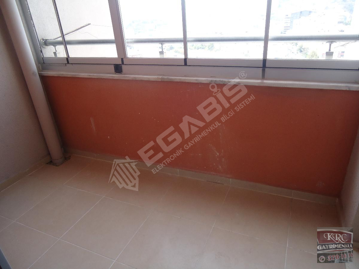 KRC'DEN MERKEZİ KONUMDA MANZARALI KİRALIK 3+1 DAİRE - 2