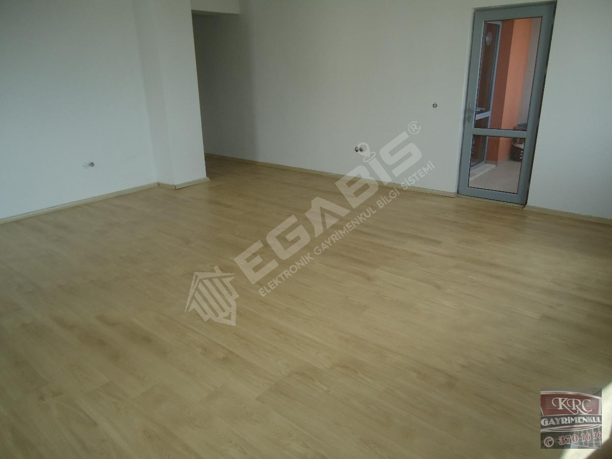 KRC'DEN MERKEZİ KONUMDA MANZARALI KİRALIK 3+1 DAİRE - 10