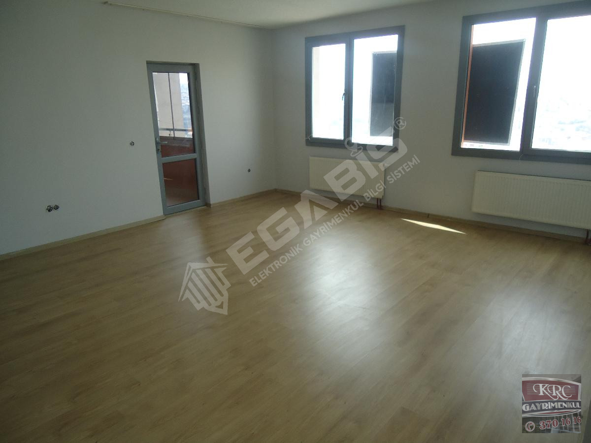 KRC'DEN MERKEZİ KONUMDA MANZARALI KİRALIK 3+1 DAİRE - 11