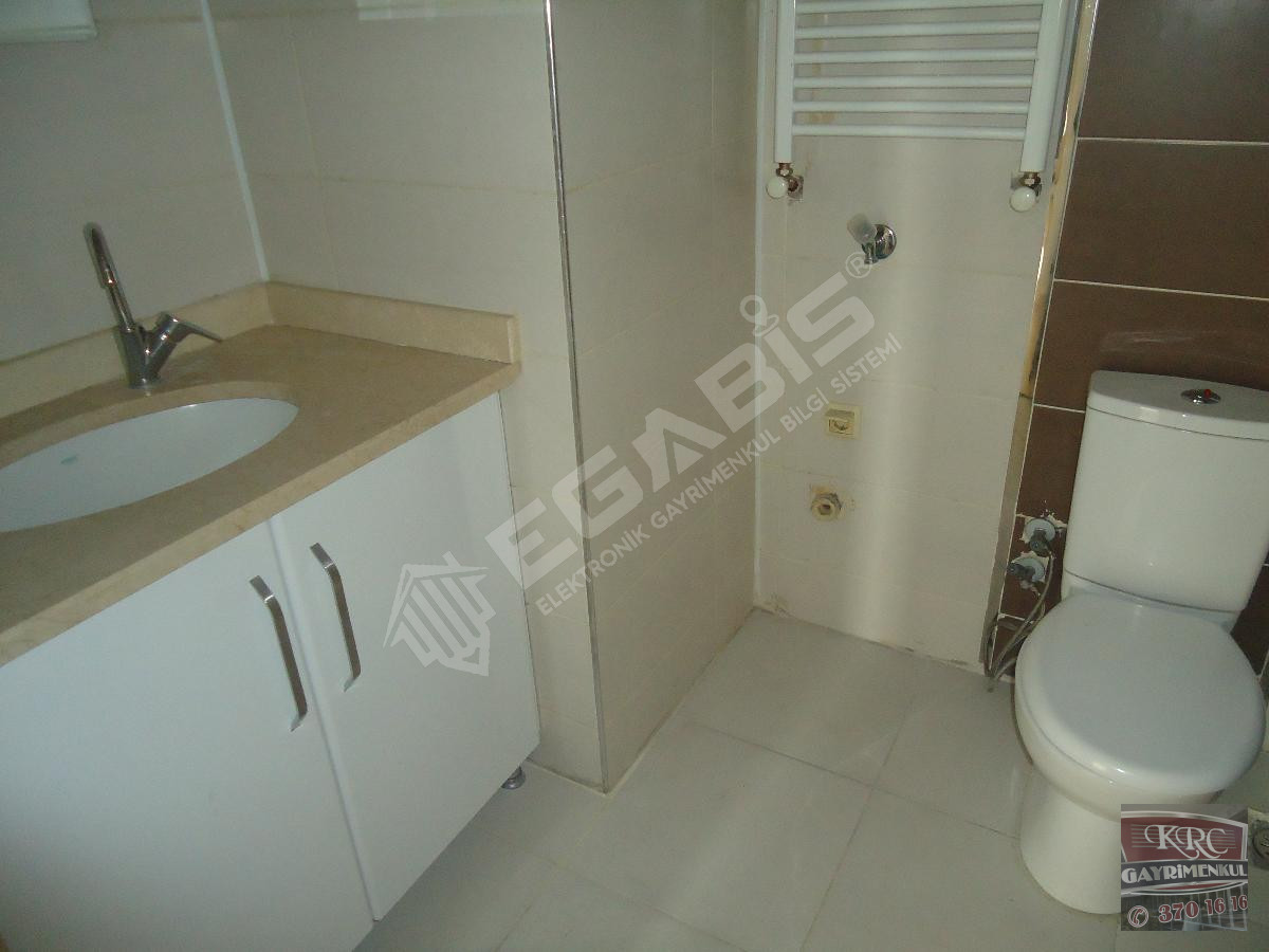 KRC'DEN MERKEZİ KONUMDA MANZARALI KİRALIK 3+1 DAİRE - 15