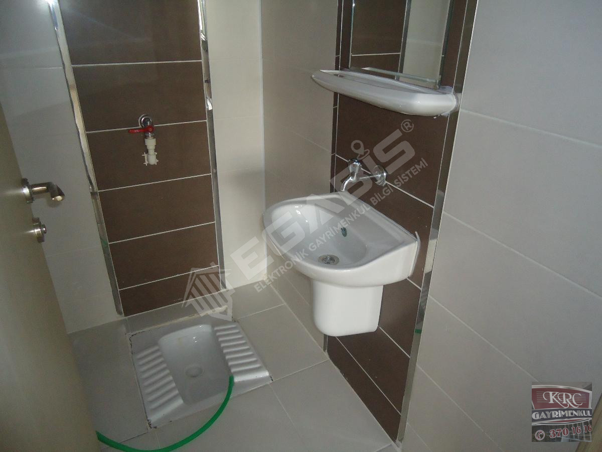 KRC'DEN MERKEZİ KONUMDA MANZARALI KİRALIK 3+1 DAİRE - 16