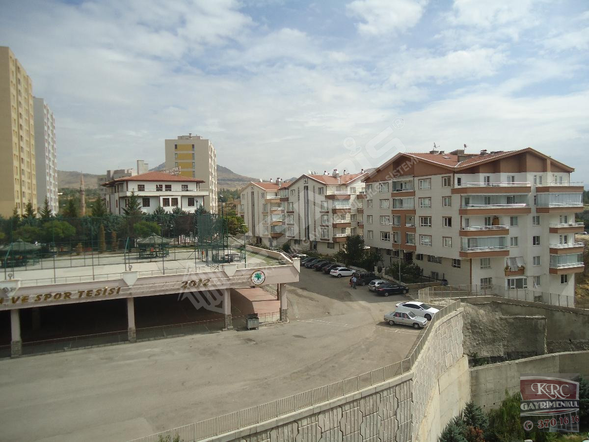 KRC'DEN MERKEZİ KONUMDA MANZARALI KİRALIK 3+1 DAİRE - 17