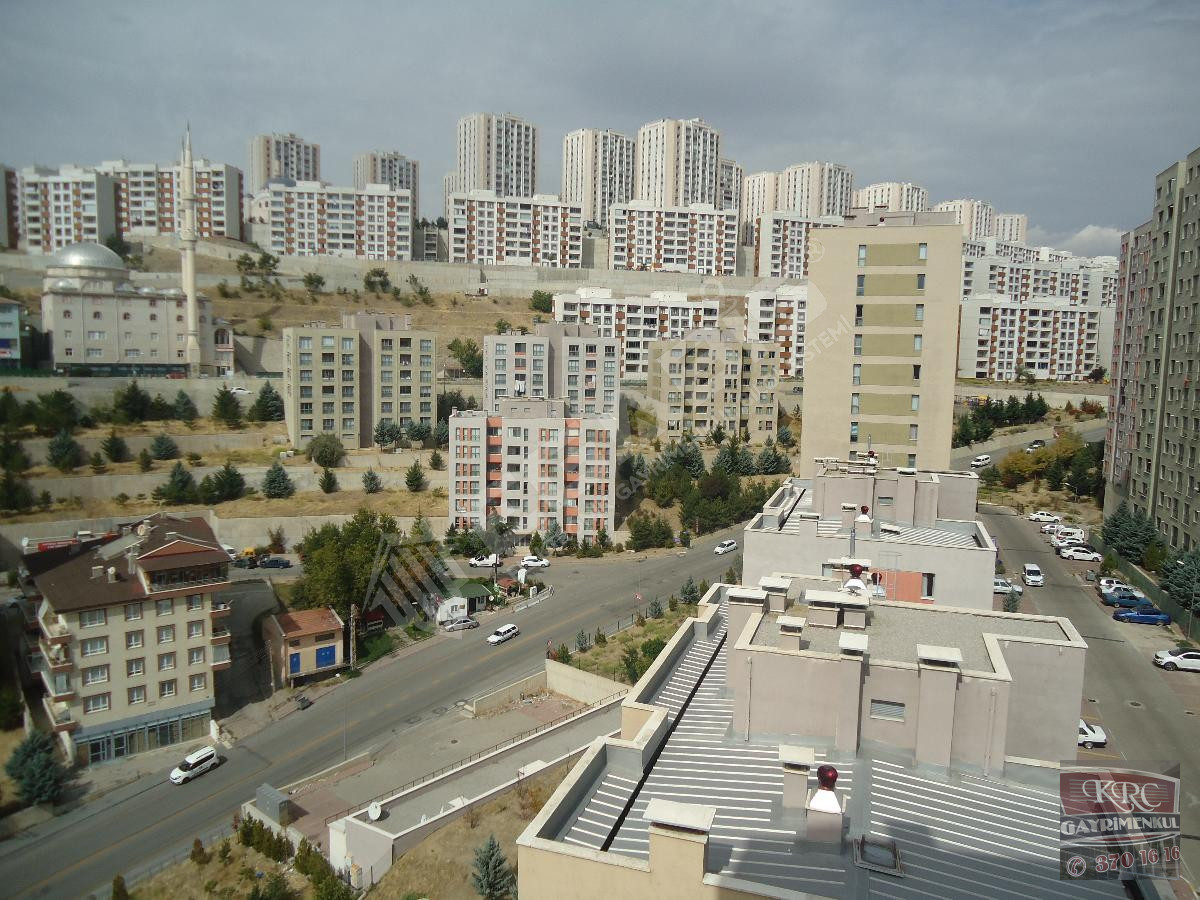 KRC'DEN MERKEZİ KONUMDA MANZARALI KİRALIK 3+1 DAİRE - 23