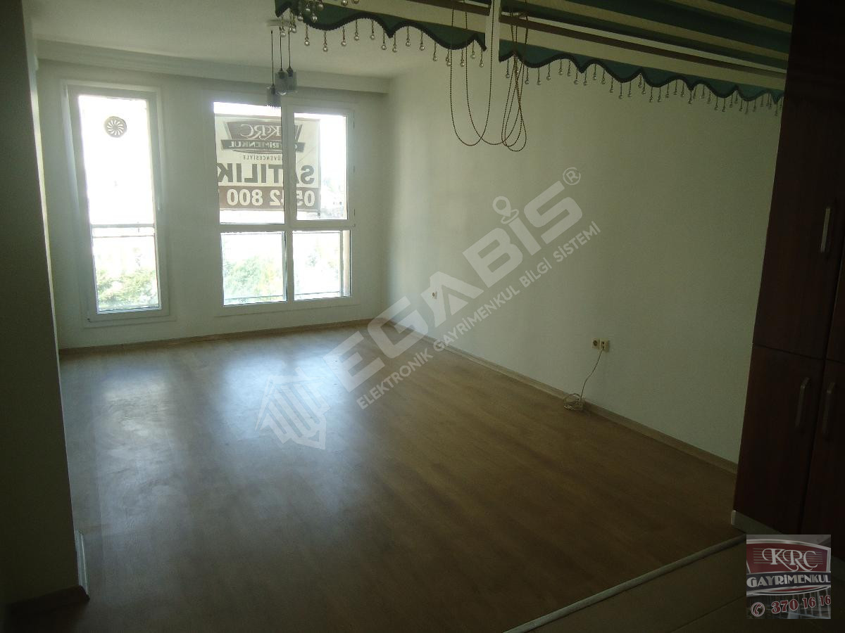 KRC'DEN MERKEZİ KONUMDA ACİLLLL SATILIK 1+1 DAİRE - 7