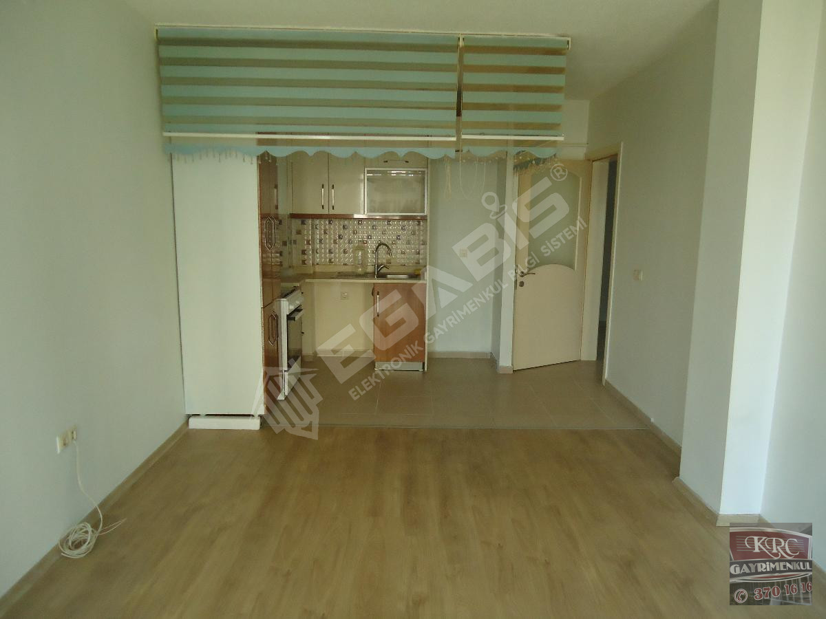KRC'DEN MERKEZİ KONUMDA ACİLLLL SATILIK 1+1 DAİRE - 9