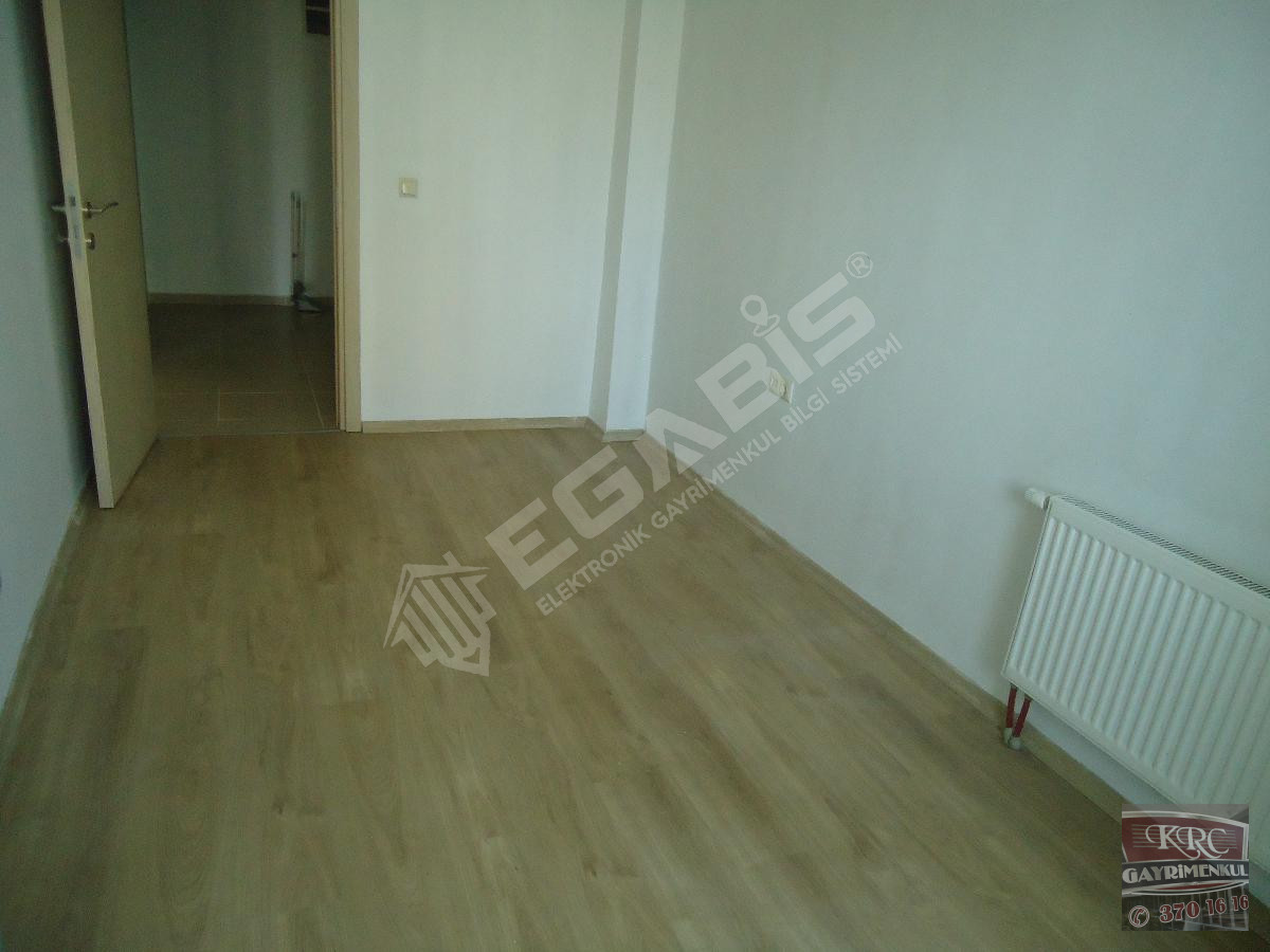 KRC'DEN MERKEZİ KONUMDA ACİLLLL SATILIK 1+1 DAİRE - 13
