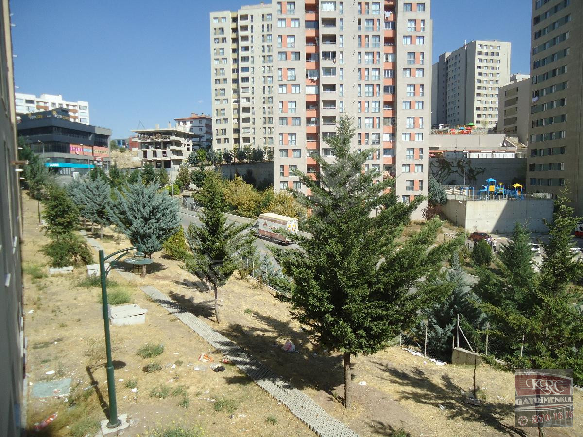 KRC'DEN MERKEZİ KONUMDA ACİLLLL SATILIK 1+1 DAİRE - 24