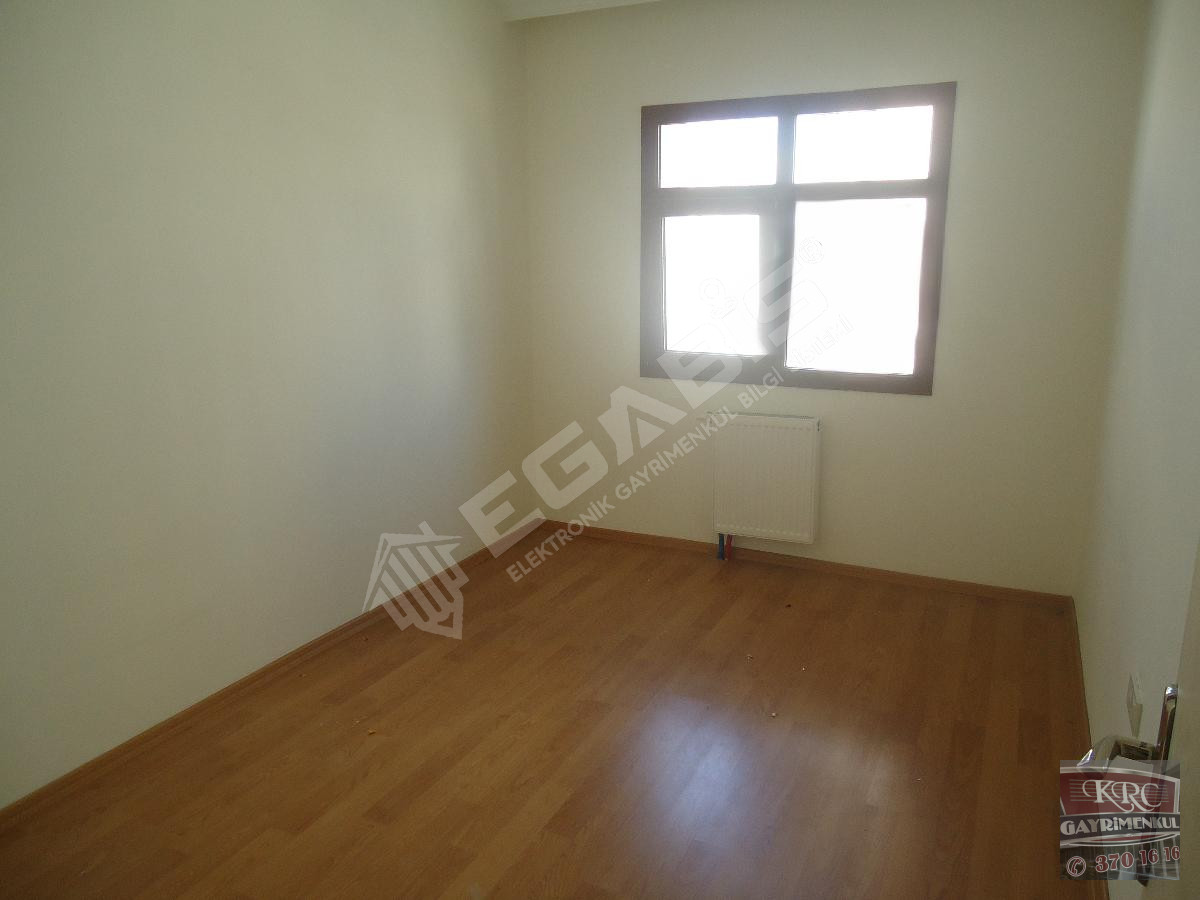 KRC'DEN MERKEZİ KONUMDA KATTA SATILIK 3+1 DAİRE - 4