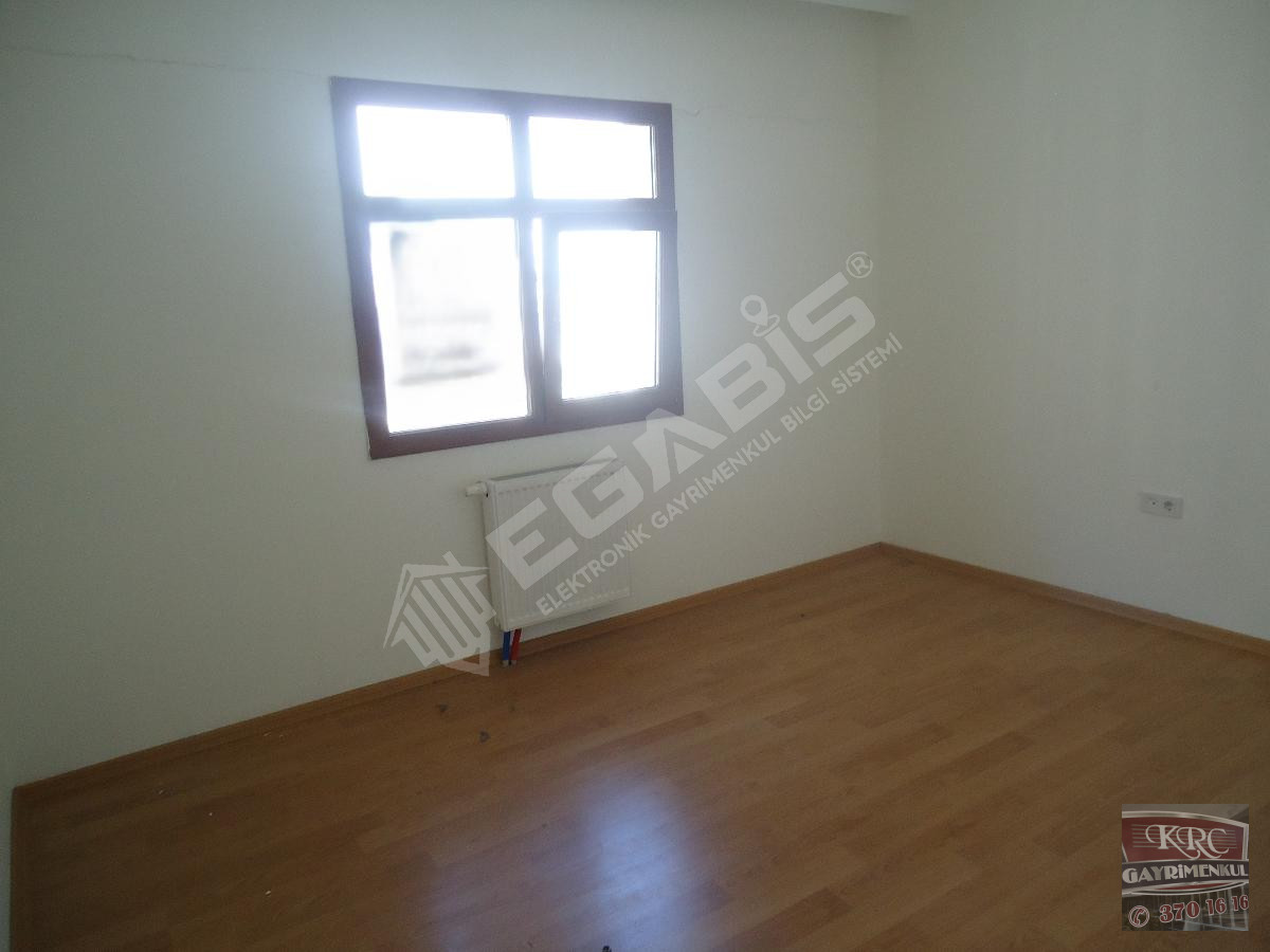 KRC'DEN MERKEZİ KONUMDA KATTA SATILIK 3+1 DAİRE - 5