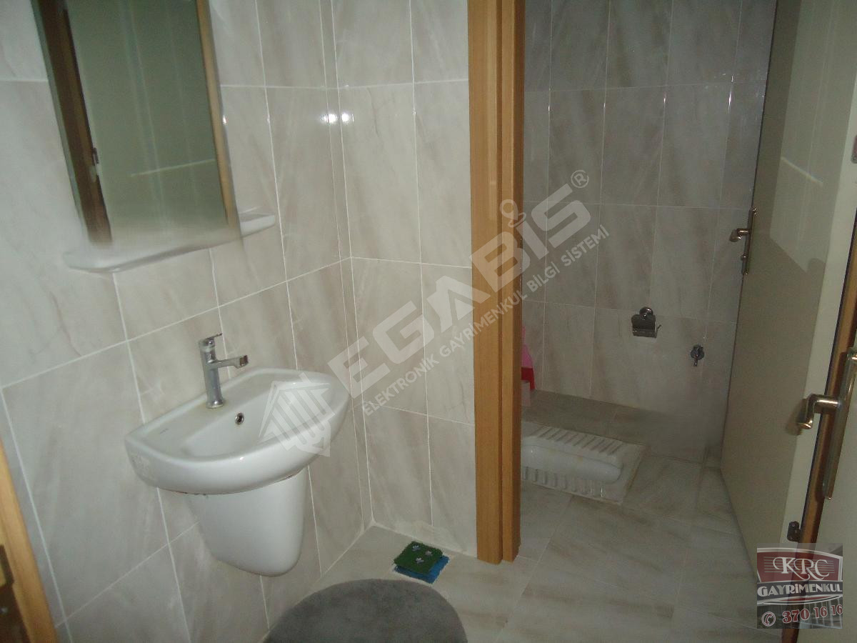 KRC'DEN MERKEZİ KONUMDA KATTA SATILIK 3+1 DAİRE - 7