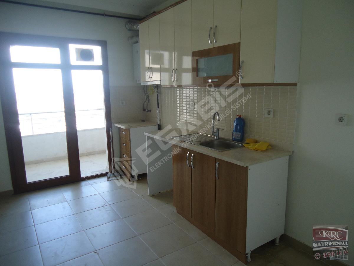 KRC'DEN MERKEZİ KONUMDA KATTA SATILIK 3+1 DAİRE - 8