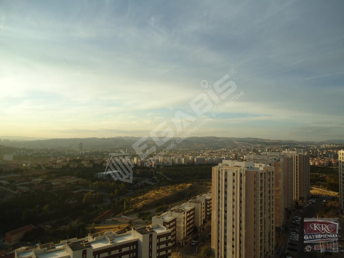 KRC'DEN MERKEZİ KONUMDA KATTA SATILIK 3+1 DAİRE - 17