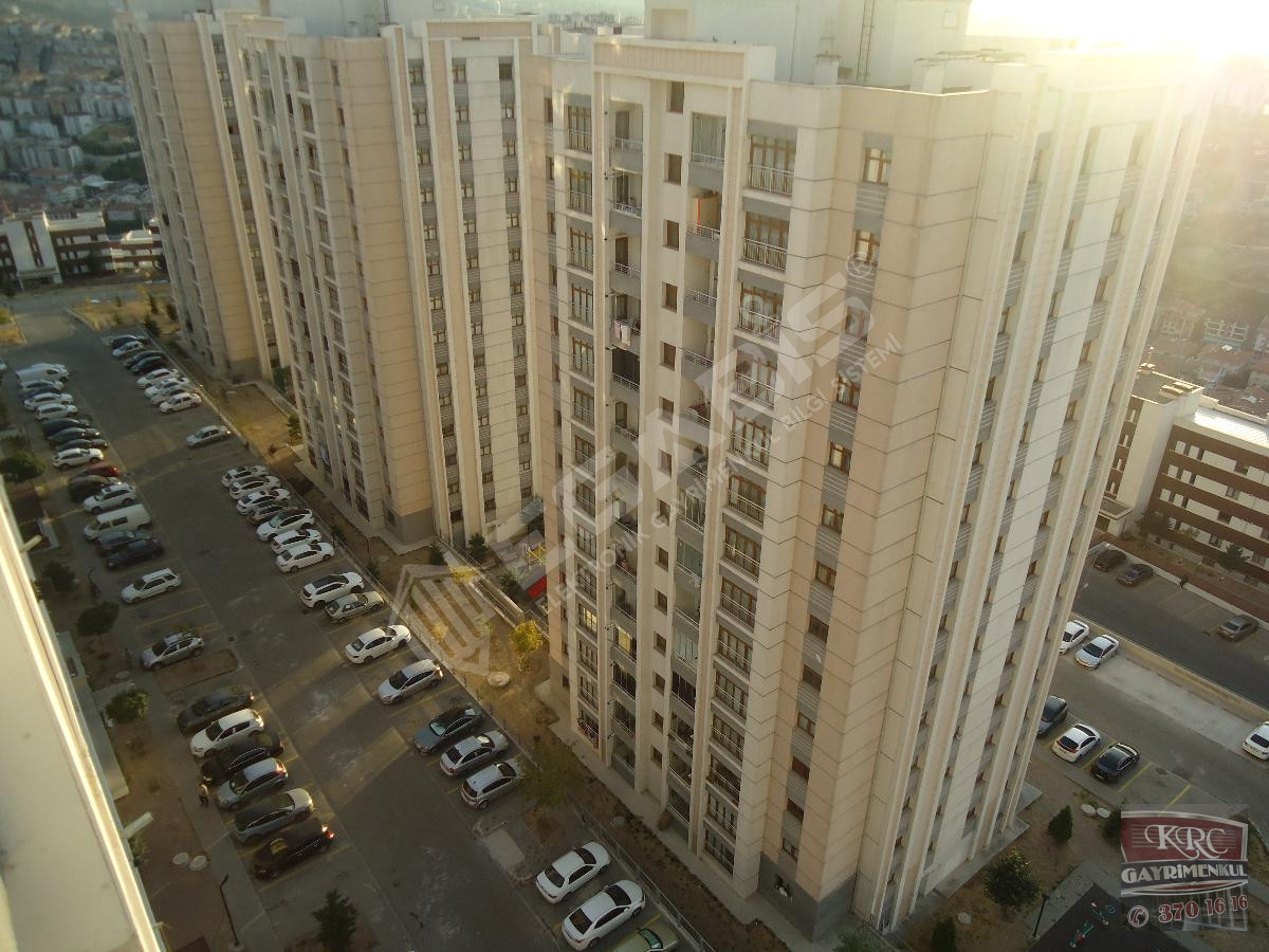 KRC'DEN MERKEZİ KONUMDA KATTA SATILIK 3+1 DAİRE - 21