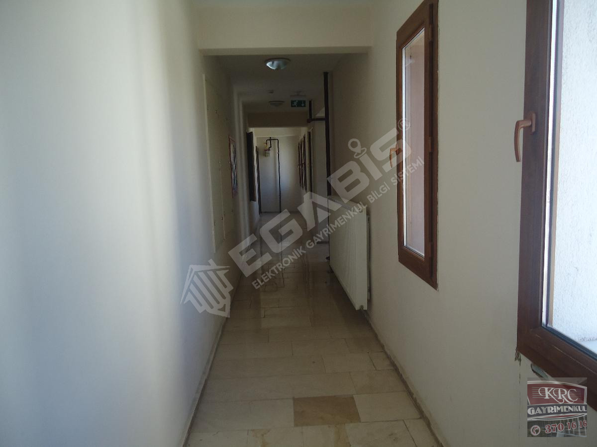 KRC'DEN MERKEZİ KONUMDA FULL YAPILI KATTA SATILIK 3+1 DAİRE - 3